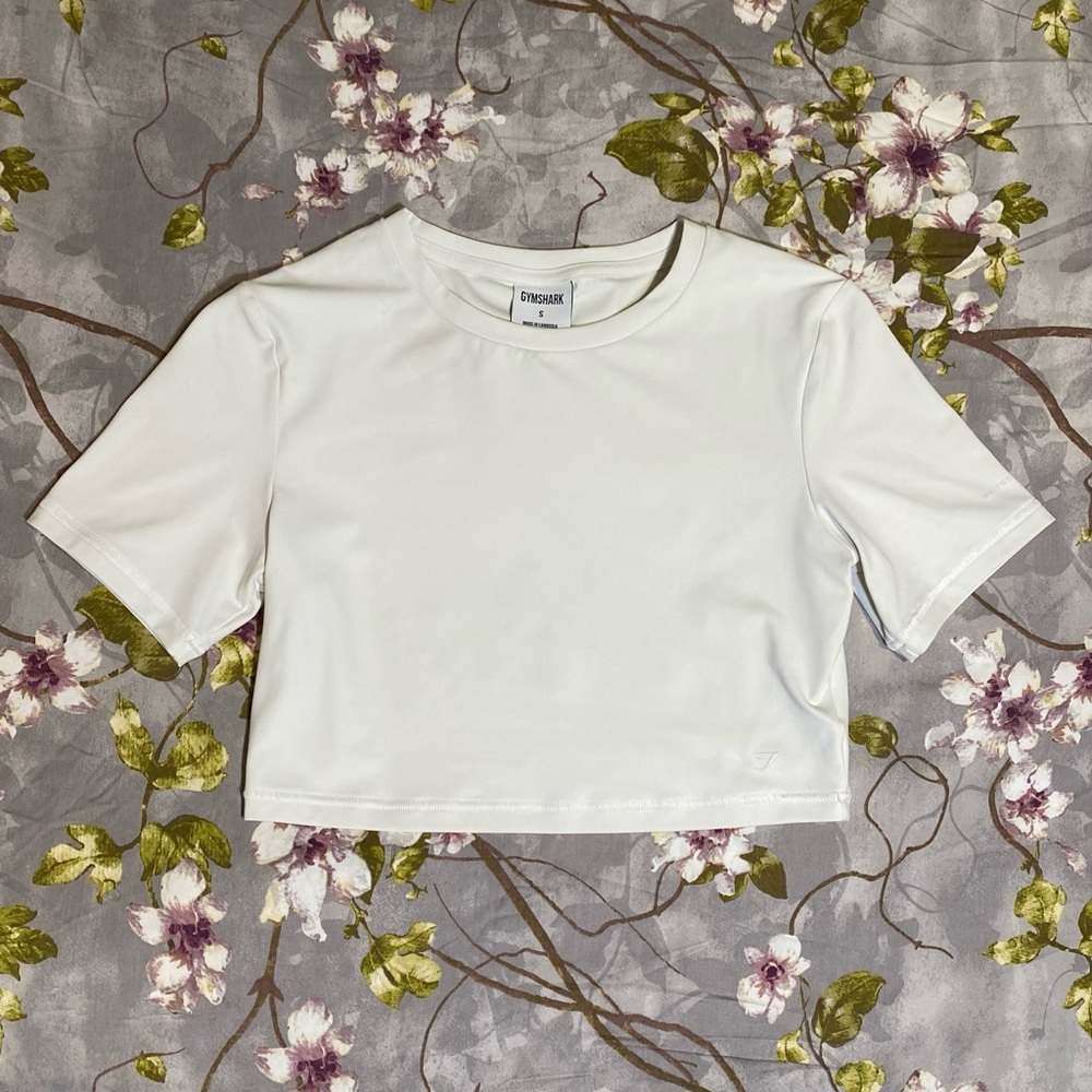 Whitney short sleeve crop top